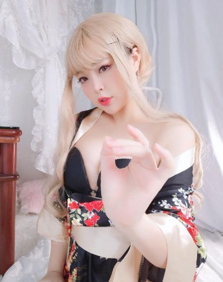 美女被男的操-我不卡免费观看高清版